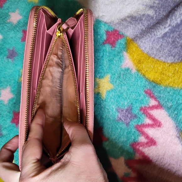 Pale Pink Prada Milano Wallet - Picture 9 of 15